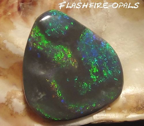 13,6ct SOLID BLACK OPAL CARVING GREEN BLUE TURQUISE GOLD