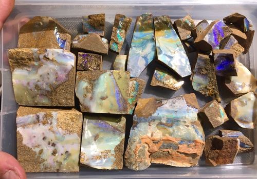 880 GRAMM/31 Stck BOULDER ROUGH OPAL PARCEL "P1" GREEN-TURQUISE-RED