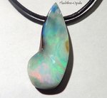 28,4ct!  BOULDER OPAL PEBDANT RED-GREEN-TURQUISE